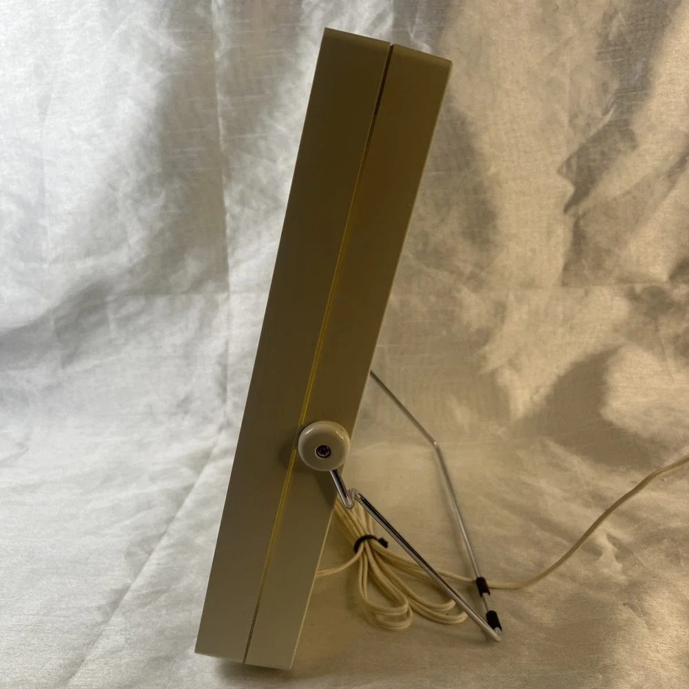 Vintage General Electric Lighted MakeUp Mirror Model B21M-1 — Tested WORKS